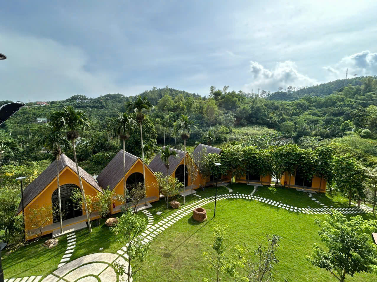 Chạm vào bình yên tại Bungalow Ốc Ba Vì Retreat: Khi ngôi nhà nằm giữa trái tim của vườn xanh