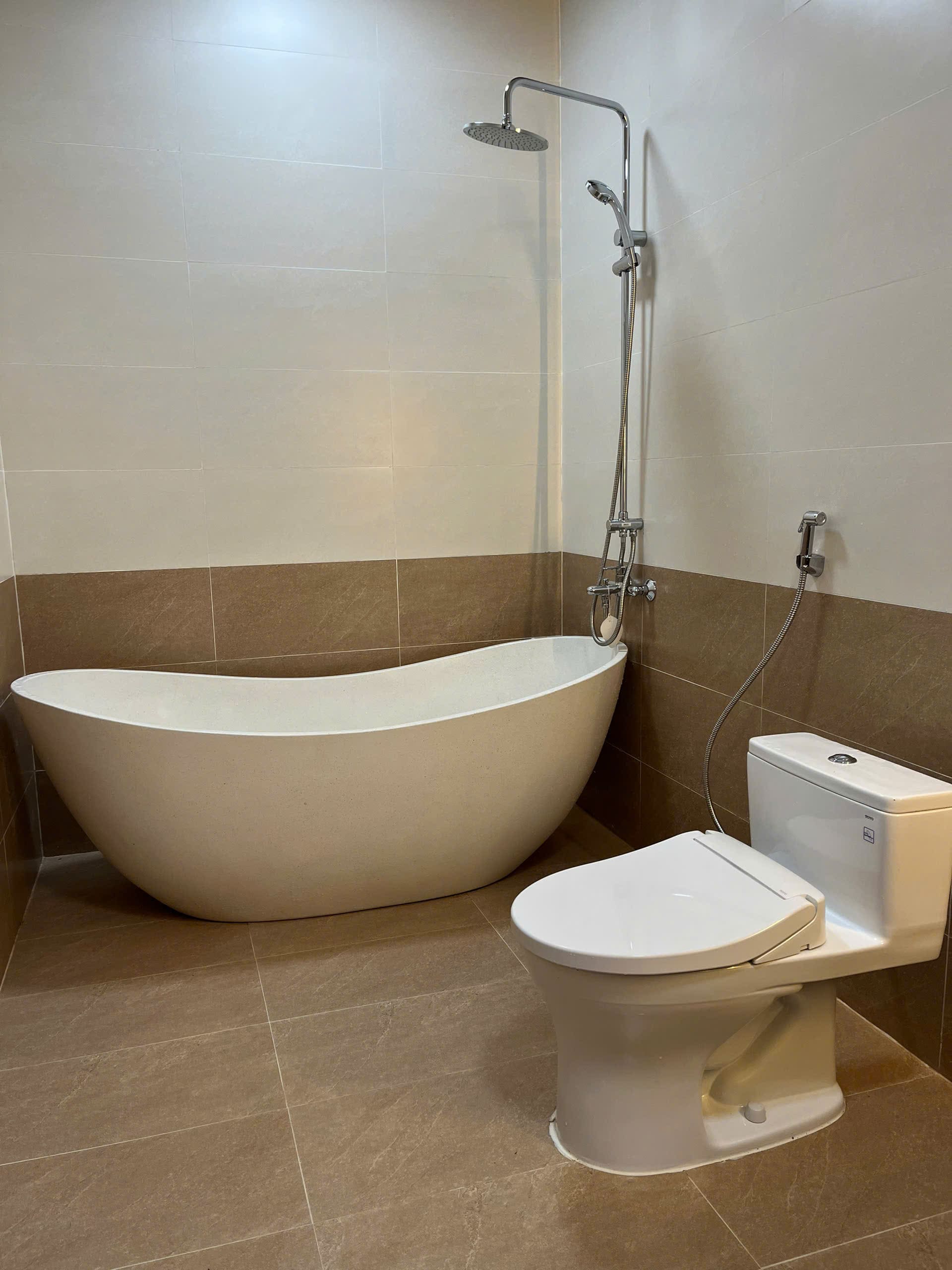 Deluxe Triple with Bathtub